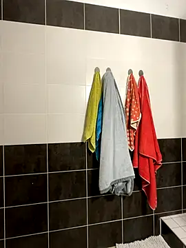 Snapshot of annacarlabgcam13 chatting on 12/13/25, 11:21 annacarlabgcam13 online show from 12/13/25, 11:21