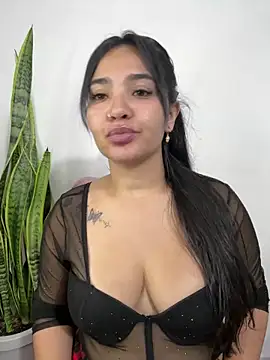 Snapshot of meli__brown chatting on 05/04/26, 07:54 meli brown online show from 05/04/26, 07:54