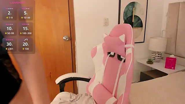 Clhoe Johnson online show from 09/29/25, 01:16