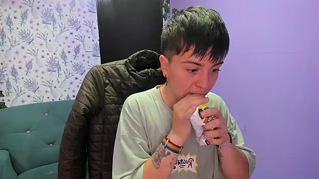  Hannah Hot online show from 10/22/25, 01:50