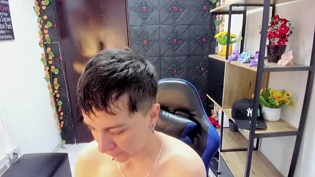  Hannah Hot online show from 04/16/26, 02:45