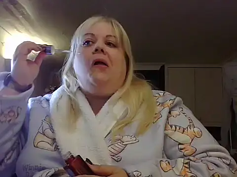 Kinkyhousewife83 online show from 10/16/25, 10:05