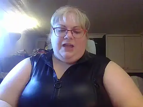 Kinkyhousewife83 online show from 11/23/25, 05:46