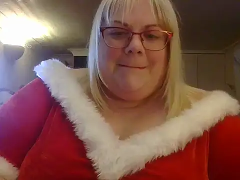 Kinkyhousewife83 online show from 12/14/25, 04:23