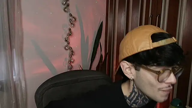 Mihail leroy online show from 12/21/25, 09:44