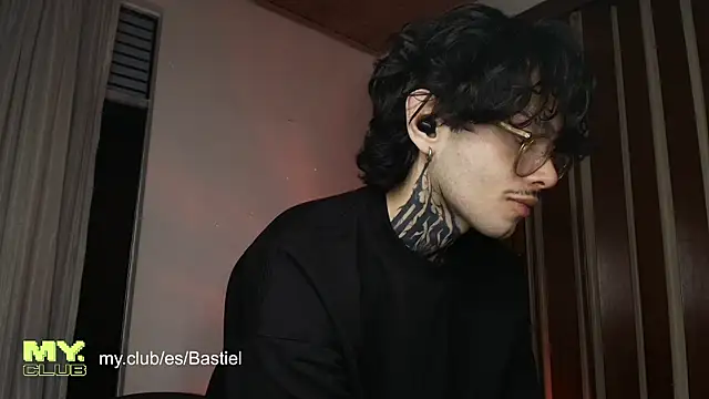 Mihail leroy online show from 04/11/26, 03:33