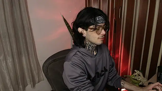 Snapshot of Mihail_leroy chatting on 07/30/26, 01:26 Mihail leroy online show from 07/30/26, 01:26