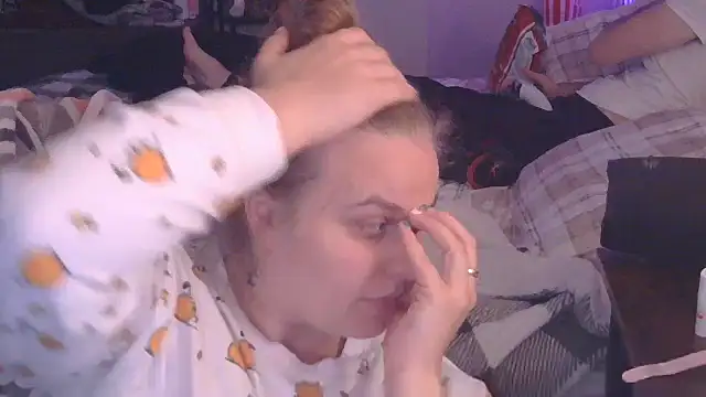 Sexyblonde12344 online show from 10/15/25, 02:22