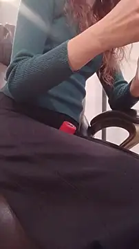 Snapshot of AnneNay chatting on 11/13/25, 09:47 AnneNay online show from 11/13/25, 09:47