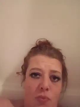 Snapshot of Eat_at_mels chatting on 12/20/25, 11:23 Eat at mels online show from 12/20/25, 11:23