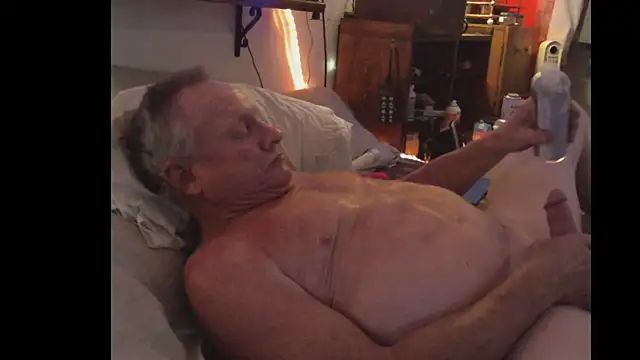 Pussyeat2please online show from 11/02/25, 06:27