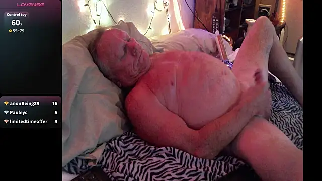 Pussyeat2please online show from 04/14/26, 12:33