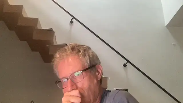 Snapshot of choupipat1 chatting on 09/18/25, 06:37 choupipat1 online show from 09/18/25, 06:37