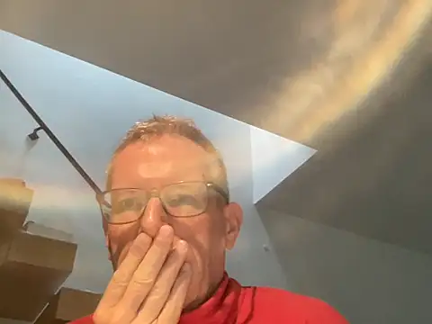 Snapshot of choupipat1 chatting on 09/26/25, 06:28 choupipat1 online show from 09/26/25, 06:28