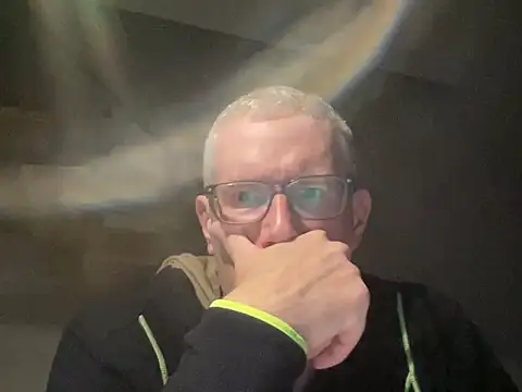 Snapshot of choupipat1 chatting on 09/27/25, 10:26 choupipat1 online show from 09/27/25, 10:26