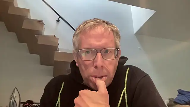 choupipat1 online show from 12/03/25, 11:52