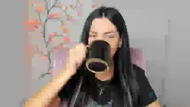 Lune Moon online show from 04/06/26, 05:41