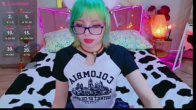 CoralineYoung online show from 04/18/26, 10:08