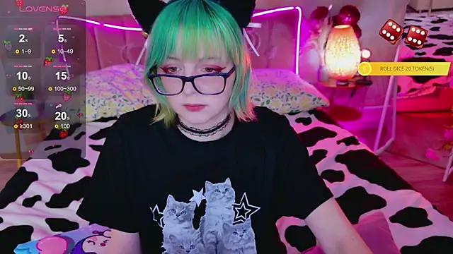 CoralineYoung online show from 04/22/26, 07:11