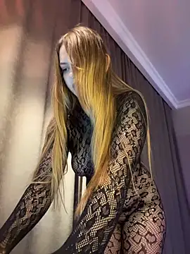 Snapshot of Nikole_Boom chatting on 09/25/25, 07:06 Nikole Boom online show from 09/25/25, 07:06