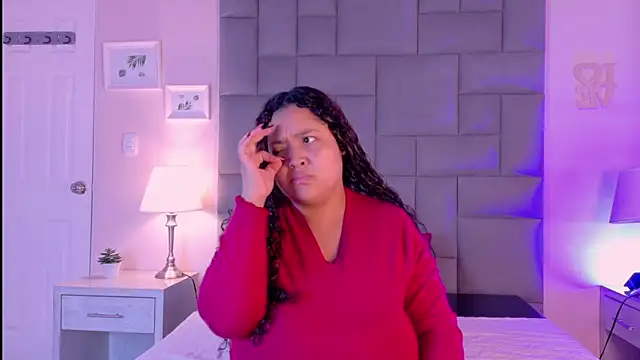 Snapshot of KITY_HILL chatting on 09/12/25, 04:23 KITY HILL online show from 09/12/25, 04:23