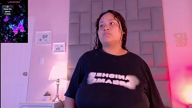 Snapshot of KITY_HILL chatting on 09/16/25, 05:08 KITY HILL online show from 09/16/25, 05:08