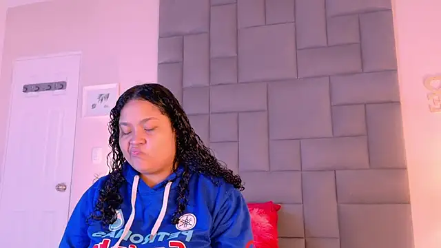 Snapshot of KITY_HILL chatting on 10/02/25, 04:30 KITY HILL online show from 10/02/25, 04:30