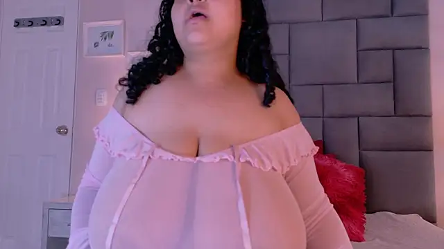 Snapshot of KITY_HILL chatting on 10/09/25, 03:48 KITY HILL online show from 10/09/25, 03:48