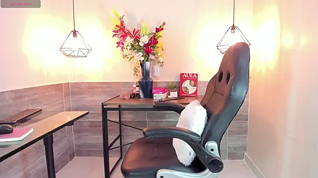 SamantaKane online show from 11/08/25, 03:39