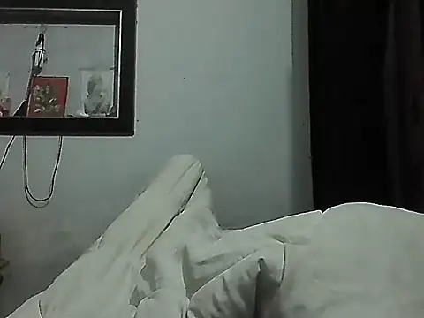 Snapshot of Dollseye chatting on 06/01/26, 10:33 Dollseye online show from 06/01/26, 10:33
