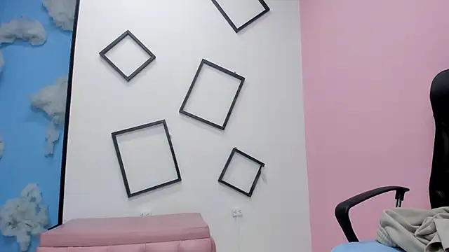 Snapshot of paula_miler1 chatting on 10/02/25, 02:35 paula miler1 online show from 10/02/25, 02:35