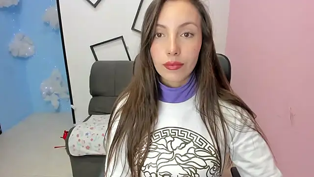 Snapshot of paula_miler1 chatting on 10/27/25, 01:59 paula miler1 online show from 10/27/25, 01:59