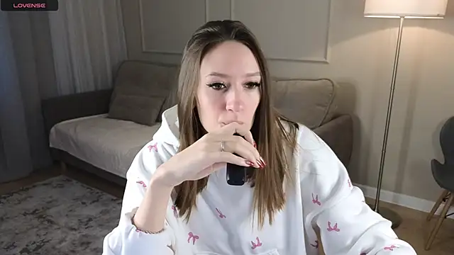 cutienaughtygirl online show from 02/08/26, 08:40