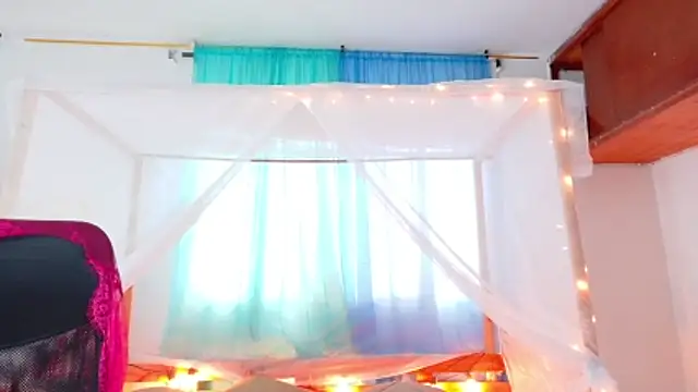 Snapshot of loreaniss chatting on 01/31/26, 09:24 loreaniss online show from 01/31/26, 09:24