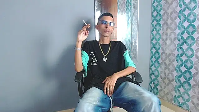 Snapshot of briamhoconor_xh chatting on 06/19/26, 03:33 briamhoconor xh online show from 06/19/26, 03:33