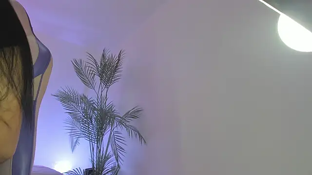 Hadid Jimenez  online show from 04/23/26, 08:22