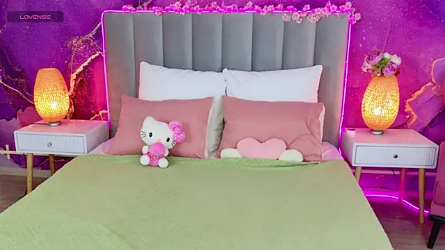 Ketrin Jones online show from 09/25/25, 05:00