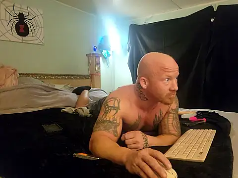 Snapshot of AntMeich6969 chatting on 10/13/25, 12:43 AntMeich6969 online show from 10/13/25, 12:43