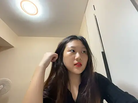 Snapshot of xena0501 chatting on 10/02/25, 04:25 xena0501 online show from 10/02/25, 04:25