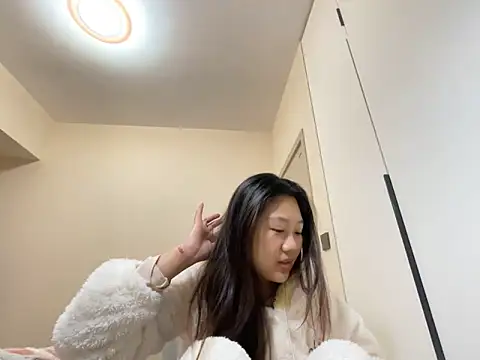 Snapshot of xena0501 chatting on 11/18/25, 03:05 xena0501 online show from 11/18/25, 03:05