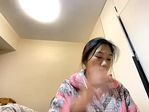 Snapshot of xena0501 chatting on 12/15/25, 08:18 xena0501 online show from 12/15/25, 08:18