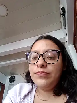 Vanesitacooper online show from 10/11/25, 06:17