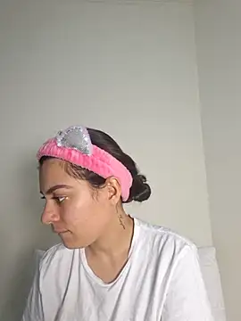 AmaiaSalvatore online show from 09/18/25, 10:23