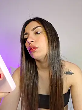 AmaiaSalvatore online show from 10/16/25, 10:22