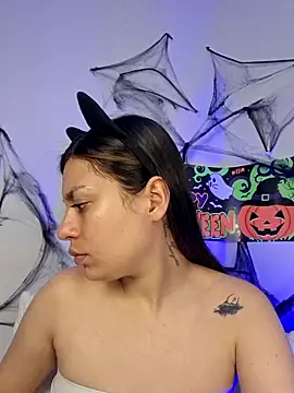 AmaiaSalvatore online show from 11/01/25, 09:06