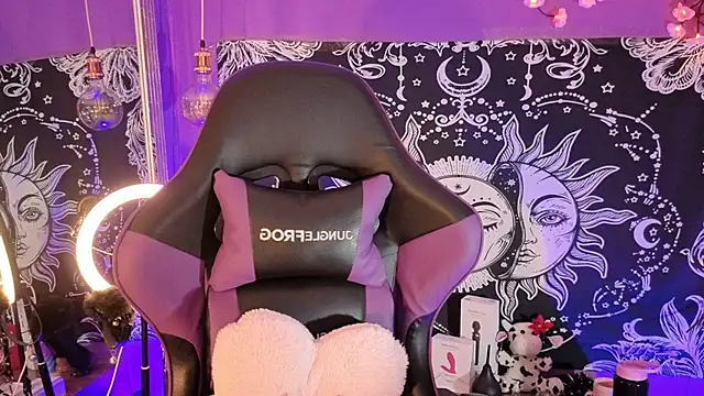 Gaia Gatex online show from 04/21/26, 11:49