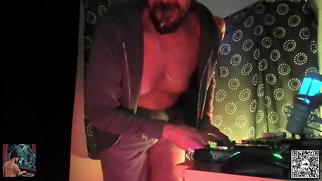 DjDiCKmannOnE online show from 10/18/25, 08:42