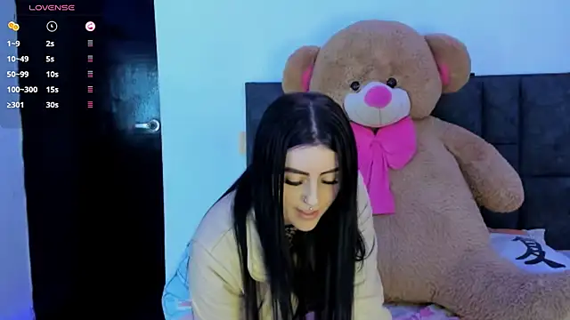 Snapshot of bellacruz3 chatting on 10/01/25, 12:16 bellacruz3 online show from 10/01/25, 12:16