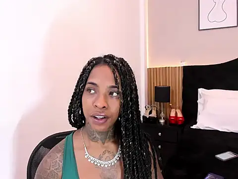 Pauline Fox online show from 04/24/26, 02:14