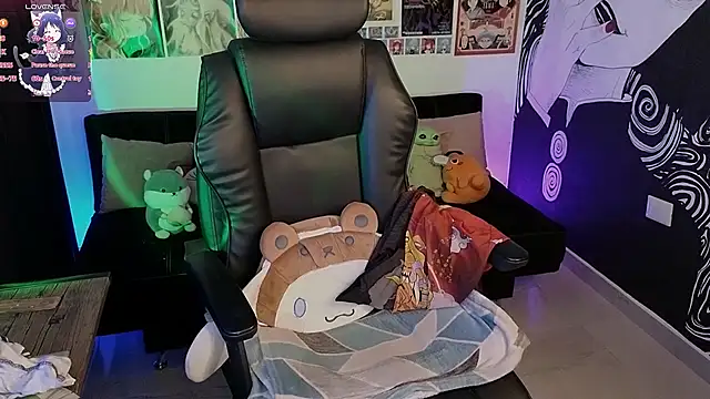 Snapshot of Yuhwan_ chatting on 11/24/25, 09:58 Yuhwan online show from 11/24/25, 09:58